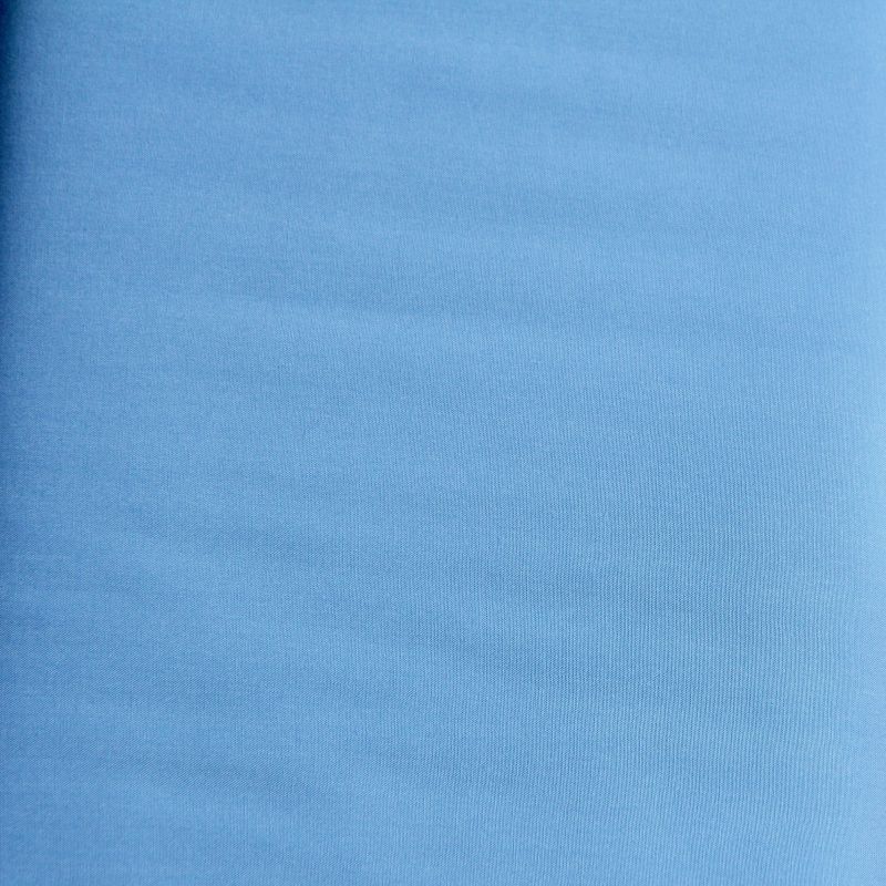 Viscose unie bleue ciel d'été